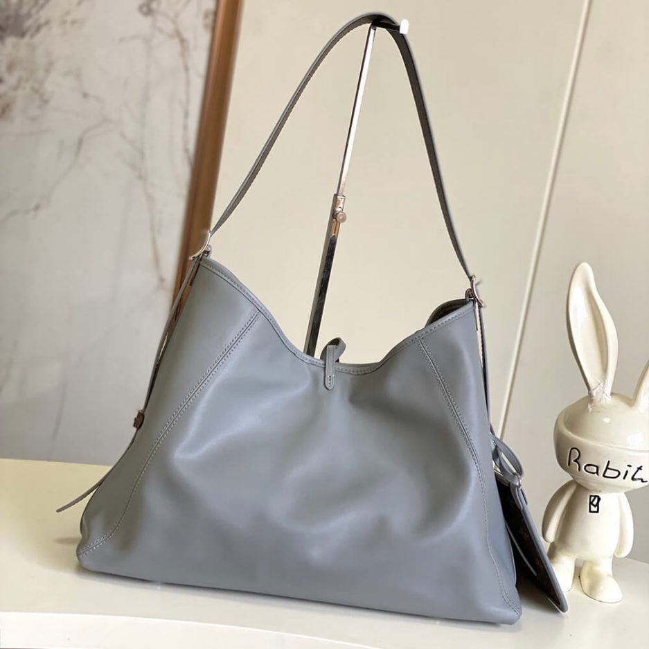LV CarryAll MM - Image 4