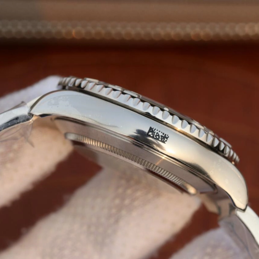 YACHT MASTER 1 PURE SILVER ( BLACK DIAL ) STAINLESS STEEL 40MM M126622 - Image 4