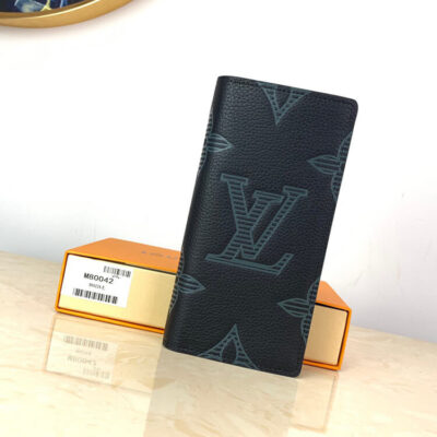 Alternative view of LV Brazza Wallet