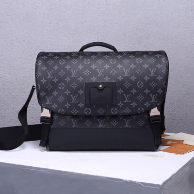 Alternative view of LV Messenger MM Voyager