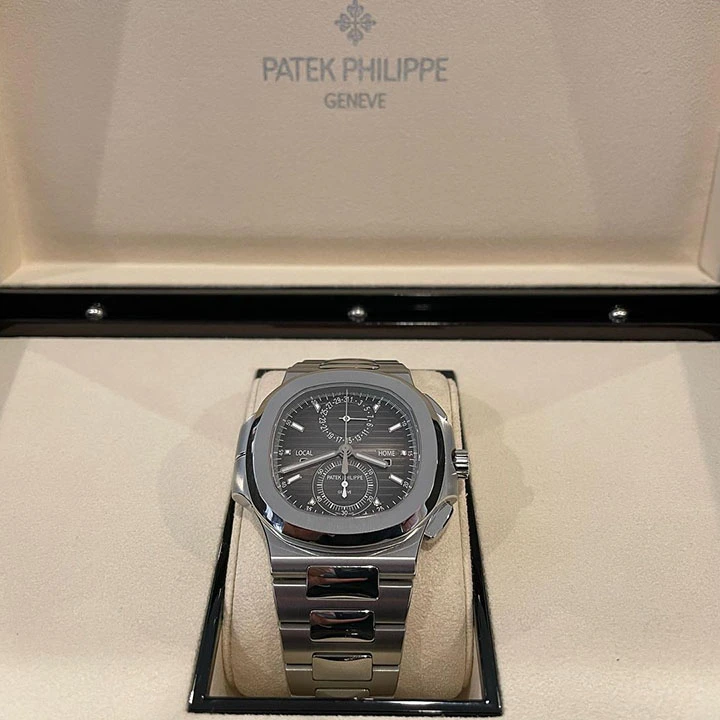 5990/1A-001 - Patek Philippe NAUTILUS - Image 5
