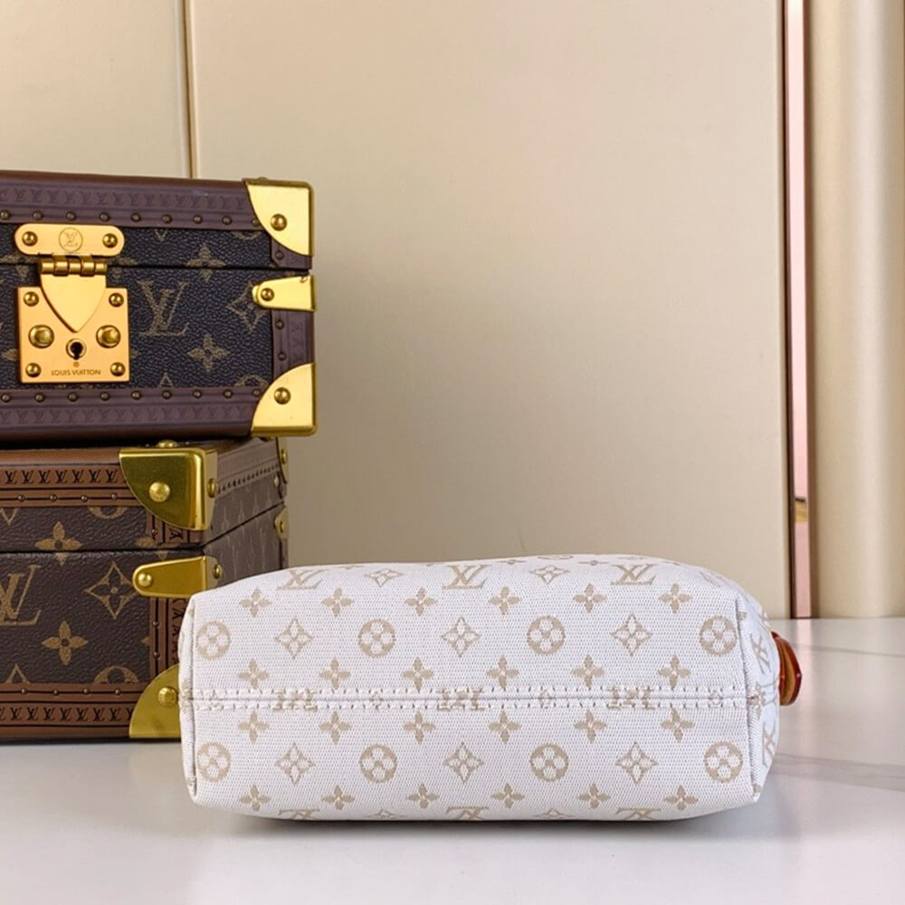 LV Hills Pochette - Image 8