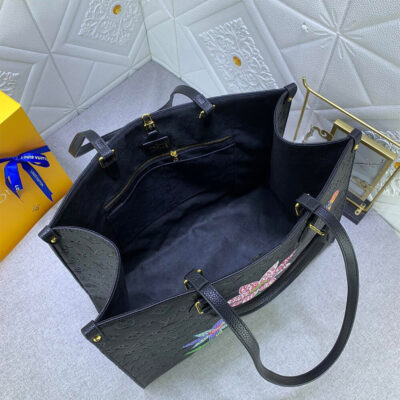Alternative view of LV x YK OnTheGo MM