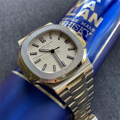 Alternative view of PATEK PHILIPPE Nautilus 5711/1A-011(AAAAA-Version)