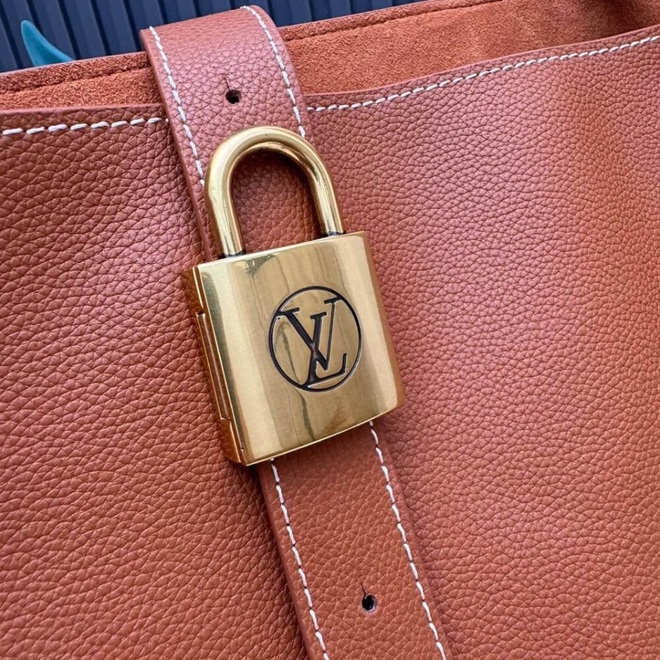 LV Low Key Cabas MM - Image 5