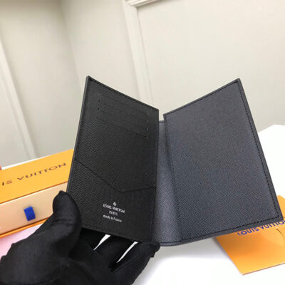 Alternative view of LV PASSPORT COVER