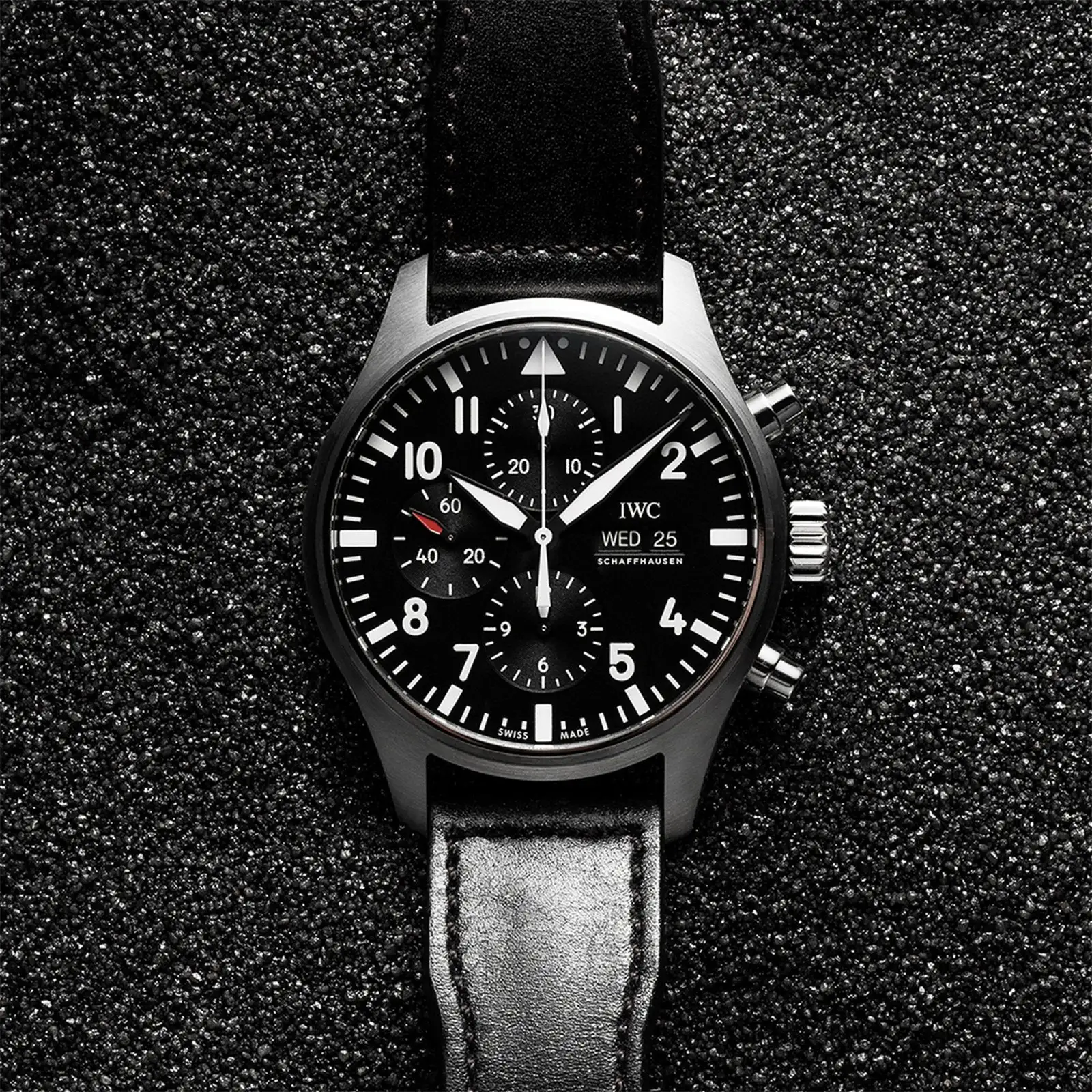 IWC pilot series IW377709 watch - Image 2