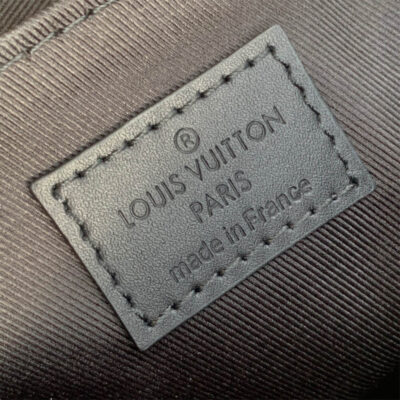 Alternative view of LV TRUNK SLINGBAG