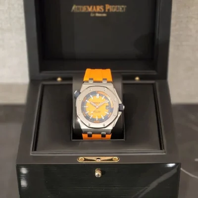 Alternative view of ROYAL OAK OFFSHORE DIVER Ref. 15710ST.OO.A070CA.01