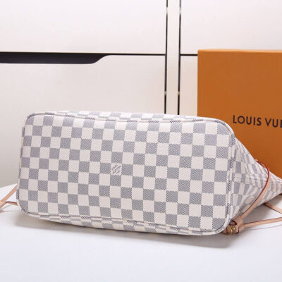 Alternative view of LV Neverfull MM Tote