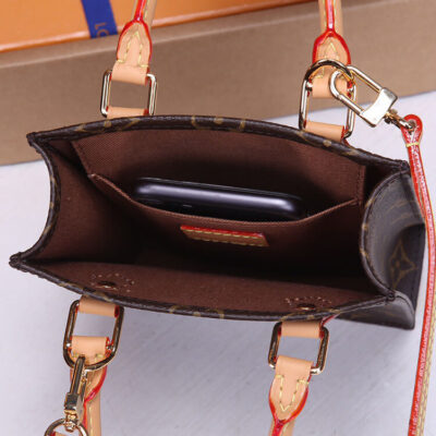 Alternative view of LV Petit Sac Plat Bag